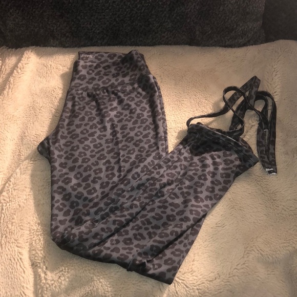 Simply Southern Animal Print Leggings, Small - Picture 1 of 5